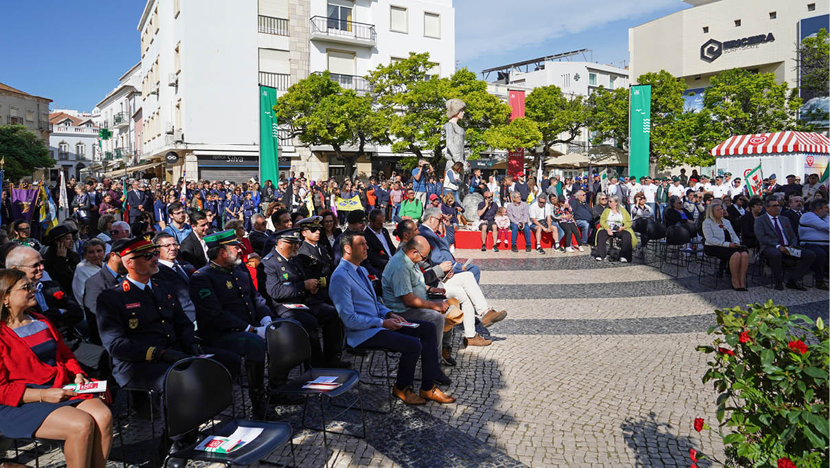 Comemora es do 50.º Anivers rio do 25 DE ABRIL